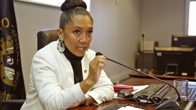 Quién es Elizabeth Arévalo Pakarati, la alcaldesa de Isla de Pascua que se hizo viral en redes sociales