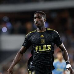 LAFC cede al defensor Mamadou Fall al Villarreal