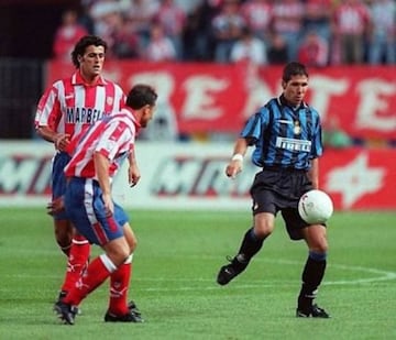 Simeone jugando con el Inter en el Villa de Madrid de 1997