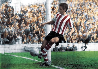 Los habrá habido más fuertes, técnicamente mejor dotados, con una clase superior, con una carrera más dilatada, que conquistaron gran número de títulos, pero Uriarte representaba los valores rojiblancos a la perfección, además de ser un futbolista de talento, espectacular y, sobre todo, muy completo. Centrocampista de vocación ofensiva, zurdo, un tanto anárquico si bien clarividente para interpretar el juego, poseedor de un demoledor instinto para el remate, Uriarte compartió época con otras dos glorias de la entidad: Iribar y Txetxu Rojo. Portentoso de cabeza.