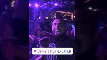 Arturo Vidal mostró su alegre carrete en Monte Carlo