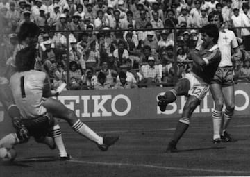 El Calderón acogió el partido entre Francia e Irlanda del Norte del Mundial de España 1982. El partido acabó 1-0 con gol de Alain Giresse (en la foto).