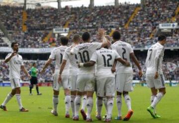 Su primer gol en la Liga como jugador del Real Madrid lo anotó frente al Deportivo de la Coruña.