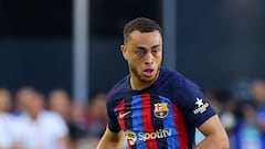 Sergiño Dest keen on Manchester United switch