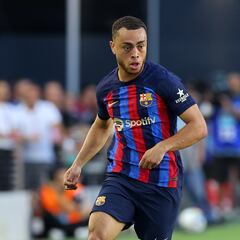 Sergiño Dest keen on Manchester United switch