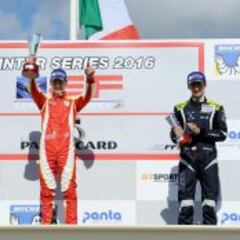 Podio de Tatiana Calderón en el doblete de Campos Racing