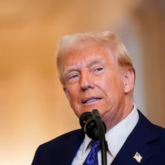 Donald Trump questions American Airlines plane crash