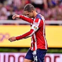Chicharito se despide de Chivas con penal fallado y eliminación