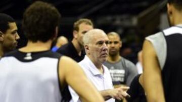 San Antonio Spurs hace oficial la renovación de Gregg Popovich