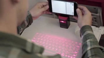 iKeybo, el teclado láser portátil que también carga tu smartphone