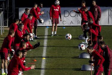 Filipe Luis gets the all-clear ahead of Al-Ittihad game