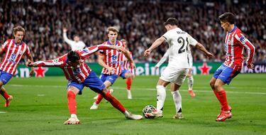 2-1. Brahim Díaz recibe el balón dentro del área, encara a José María Giménez, se va y finaliza con un disparo raso al palo largo de Jan Oblak para marcar el segundo.