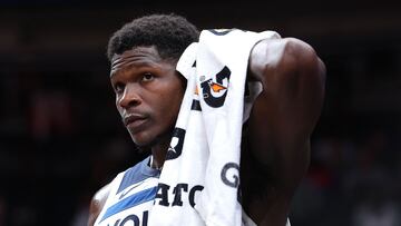 ATLANTA, GEORGIA - OCTOBER 30: Anthony Edwards #5 of the Minnesota Timberwolves reacts in the final seconds of their 127-113 loss to the Atlanta Hawks at State Farm Arena on October 30, 2023 in Atlanta, Georgia. NOTE TO USER: User expressly acknowledges and agrees that, by downloading and/or using this photograph, user is consenting to the terms and conditions of the Getty Images License Agreement. Kevin C. Cox/Getty Images/AFP (Photo by Kevin C. Cox / GETTY IMAGES NORTH AMERICA / Getty Images via AFP)