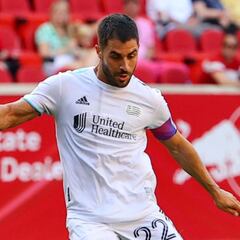 New England Revolution no apresurará a Carles Gil