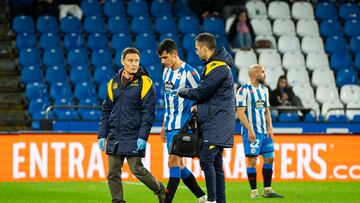 Diego Villares, en el momento de retirarse lesionado ante la Real Sociedad B.