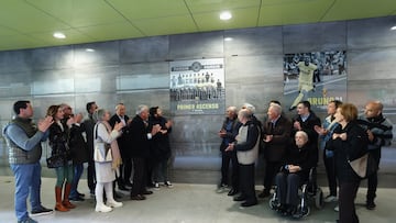 El Villarreal incorpora a su Paseo de Leyendas el ascenso del 70 y la Europa League
