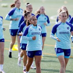 Leicy Santos sufre esguince en su rodilla derecha