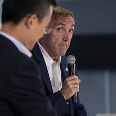 “Queremos un extremo, un pivote y un central por ese orden”