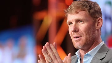 Alexi Lalas durante una plática