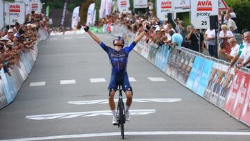 Romain Gregorie (@tourdulimousin, Zoé Soullard)