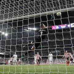 Kepa dejó su tarjeta