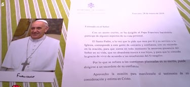 Un exconcursante de Gran Hermano le pide la bendicin al papa por ser gay y este le responde