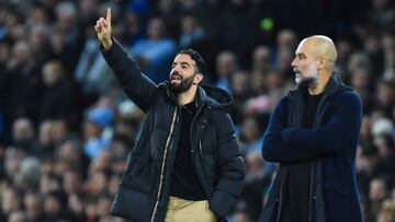 Manchester (United Kingdom), 14/12/2024.- Manchester United manager Ruben Amorim (L) and Manchester City'Äôs manager Pep Guardiola (R) react during the English Premier League soccer match between Manchester City and Manchester United, in Manchester, Britain, 15 December 2024. (Reino Unido) EFE/EPA/PETER POWELL