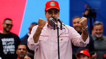 Venezuela's President Nicolas Maduro gestures during a ceremony to swear in new community-based organisations, as U.S. President Donald Trump’s administration ramps up pressure on Maduro’s government, in Caracas, Venezuela, December 1, 2025. REUTERS/Leonardo Fernandez Viloria
