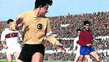 <b>GOL DE ESPAÑA. </b>Escudero aparece en la imagen a punto de festejar el 1-0 de Arteche en Roma.