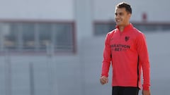 Reguil&oacute;n, en un entrenamiento del Sevilla.