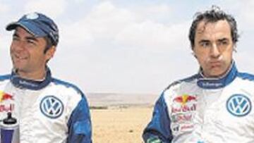 <b>SE ACABÓ. </b>Sainz, ayer junto con su compañero De Villiers.