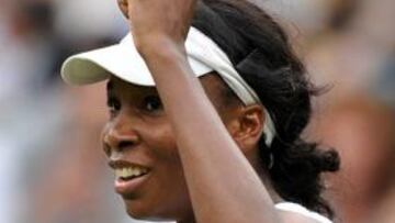 Venus Williams sobrevive y Zvonareva elimina a Vesnina
