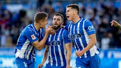 Rioja celebra un gol.