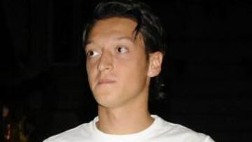 Özil justifica su traspaso al Real Madrid por estar "hambriento de éxitos"