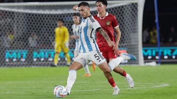 Julian Alvarez in action during Argentina vs Indonesia friendly match at Gelora Bung Karno Stadium in Jakarta, Indonesia, June 19, 2023. REUTERS/Ajeng Dinar Ulfiana