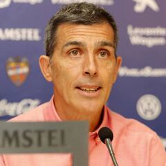 Muñiz: "No podemos salirnos del camino por esta derrota..."