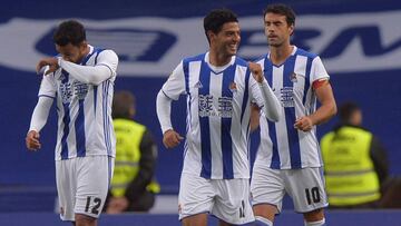 Football Soccer - Real Sociedad v Atletico Madrid - Spanish Liga Santander - Anoeta, San Sebastian, Spain - 05/11/2016 Real Sociedad's Carlos Vela reacts after scoring. REUTERS/Vincent West
