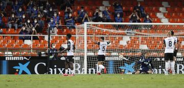 1-1. Vinicius Junior marca el primer gol.
