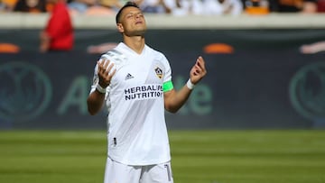 Al terminar el partido entre LA Galaxy y Vancouver, los aficionados angelinos arremetieron con CH14 por aparecer más en shows que en la cancha.