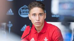 Emre Mor escucha una pregunta durante una comparecencia de prensa como jugador del Celta.