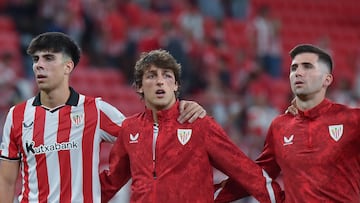16/09/25 PARTIDO CHAMPIONS LEAGUE
ESTADIO SAN MAMES FASE GRUPOS JORNADA 1
ATHLETIC DE BILBAO - ARSENAL
FIN DE PARTIDO SALUDO ALEJANDRO REGO UNAI GOMEZ JESUS ARESO