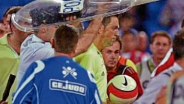 <b>EN EL PUNTO DE MIRA. </b>El arbitraje de Teixeira Vitienes siempre ha sido desfavorable para el Recre.