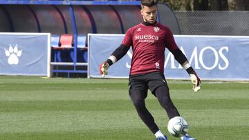 Álvaro: "Quiero defender la portería del Huesca en Primera"