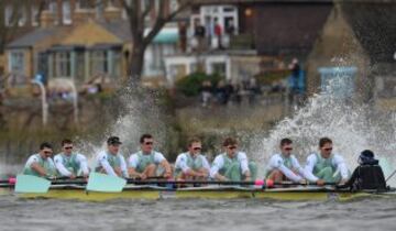 En hombres Cambridge consiguió su objetivo de romper la racha de tres victorias consecutivas de Oxford.