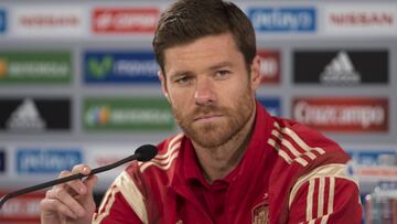 Xabi Alonso con Espa&ntilde;a.