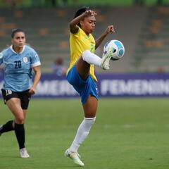 Kerolin: “Brasil viene con el corazón lleno de voluntad de ganar”