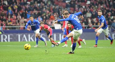 3-3. Borja Mayoral lanza al palo derecho de Jan Oblak y el portero del Atlético no puede evitar el tercer tanto del Getafe.