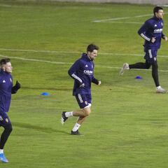 Adrián, James y Bermejo se ejercitan con normalidad en la vuelta al trabajo del Zaragoza