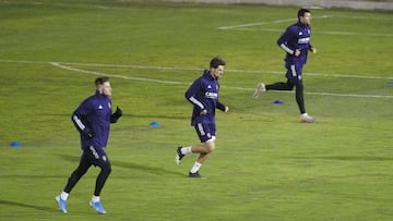 Adri&aacute;n Gonz&aacute;lez, durante el entrenamiento de esta tarde en la Ciudad Deportiva.