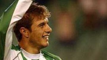 <b>REFUERZO.</B> El técnico del Chelsea quiere reforzar el equipo en el mercado de invierno para suplir la baja de Scott Parker.